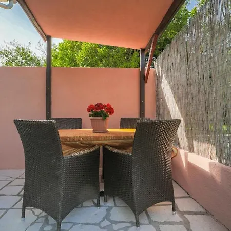 Sweet And Cozy Luciano -
