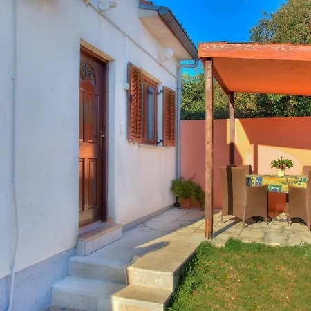 Sweet And Cozy Luciano - Apartmán Fažana